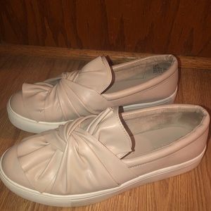 MIA bow sneaker